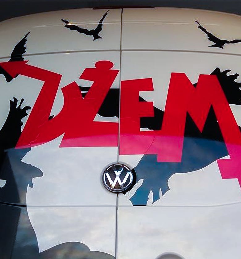 okleiny w kształcie logo zespołu dżem